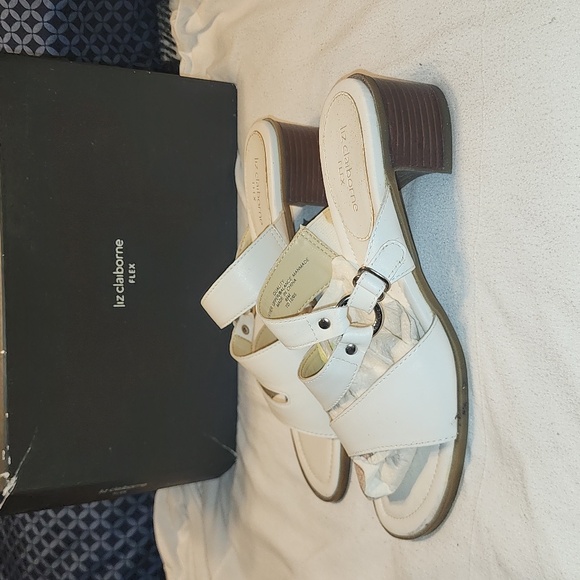 Women's Liz Claiborne Flex - Picture 4 of 8